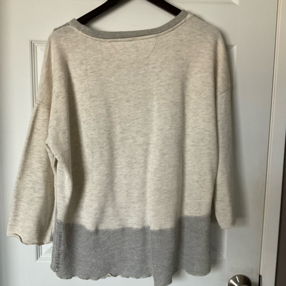 - Calvin Klein great sweatshirt in great condition size XL. - Picture 4 of 4